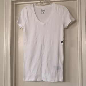 Gap white v-neck tee